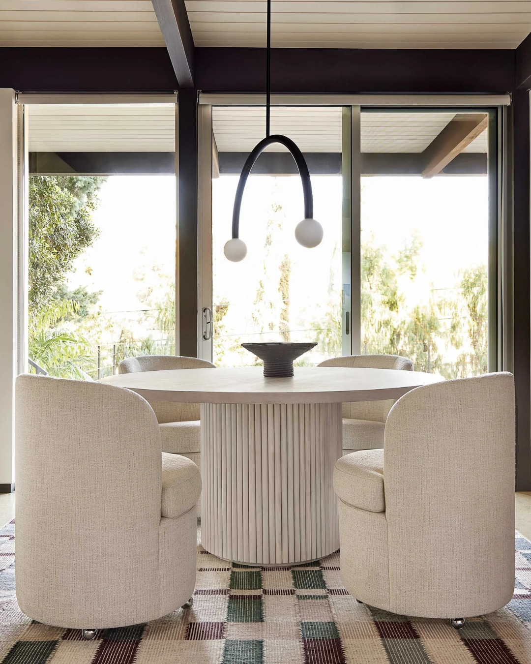 Modern Round Dining Table with Fluted Pedestal Base